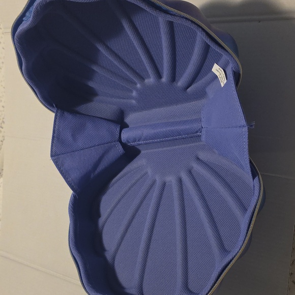 Ulta Beauty Little Mermaid Clamshell Case - Picture 3 of 3